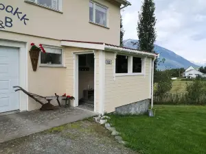 Elvebakk Bed & Breakfast