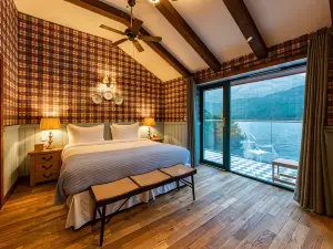 Black Sheep Hotels Cabins