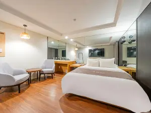 URban Brown Hotel