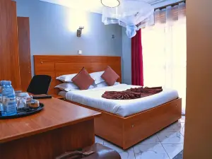 GOLDEN QUEST HOTEL