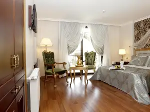 Saint John Hotel