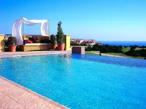 Theseus Village -2 Bed Apartment with Pool View, Aphrodite Hills Resort, Kouklia