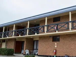 Parkway Motel