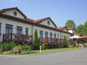 Red Deer Hotel