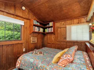 Volcano Artist Cottage