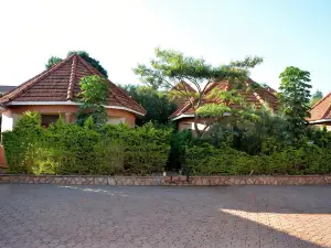 Mak Cottages