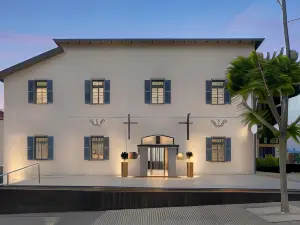 Rephael House Boutique Hotel