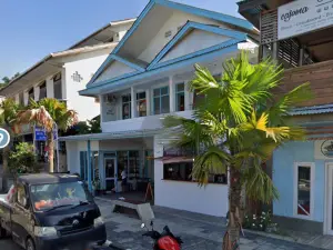 Komodo Indah Hotel