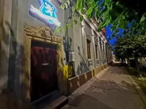 Armenopolis - Adults Only