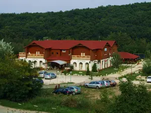 Pollushof Panzió és Étterem