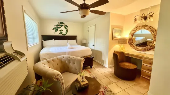 Poolside King Cabana with Full Kitchen, King Bed, Sleeper Sofa and Pool Access, Hotel Room
