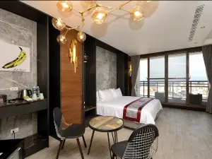 HOLDING HANDS HOTEL