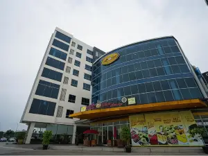 The Lively Hotel Kualanamu