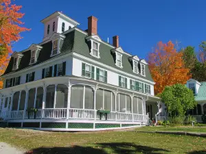 Center Lovell Inn