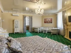 Garden Hotel