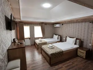 Hotel Plaza 777