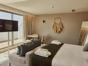 Omid Saldanha Hotel