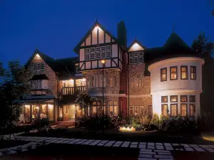 Petit Hotel & Restaurant Old Age