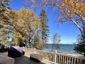 FOUR SEASON LAKE FRONT HOME - FAMILY HOLIDAYS