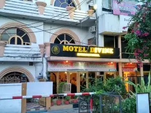 Motel Divine International