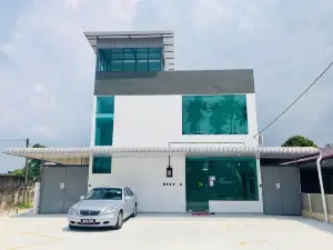 루나 스테이 바이 욜로지
