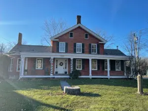 Spacious Adirondacks Retreat • 6Br, Heated Pool. Lake Champlain
