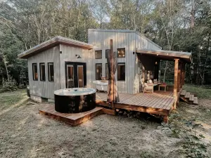 Crane's Cabin at Fall Creek Falls State Park- Outdoor Bathtub, Fireplace