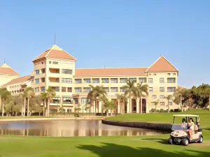 Hilton Pyramids Golf