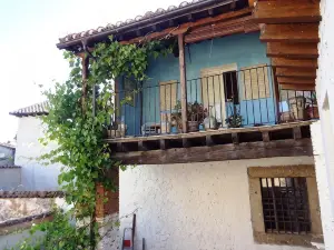 La Solana, Alojamiento y alfarería