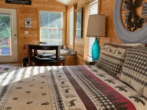 Packwood Lodge & Cabins