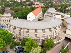 CE Plaza Hotel