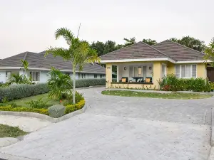 3BR Family Villa at The Crest