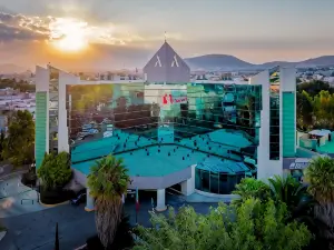 La Joya Hotel
