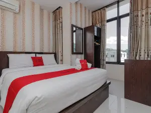 RedDoorz Plus @ Paal 2 Manado