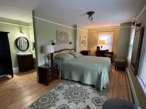 The Northport Inn & Lodge