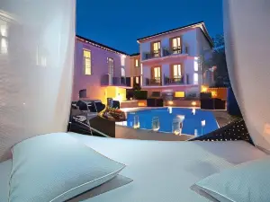 Korina Gallery Hotel