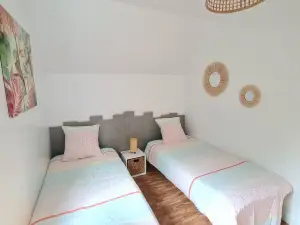 Holiday home, quiet, near the beach