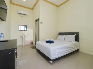 Grand Kencana Guesthouse Syariah near Wisata Bahari Lamongan