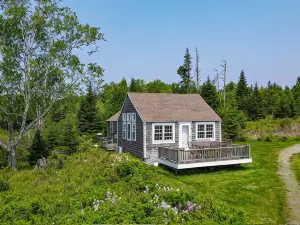 Charming Honeymoon Cottage on 18-acre Wooster Farm owned by Frank Benson