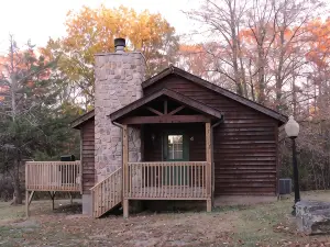 Winetrail Cabin - SIU, Giant City SP, Shawnee Forest, & Cedar Lake minutes away!