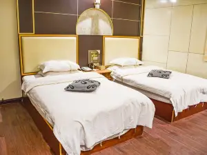 Xingyi Fuxuan Fashion Hotel