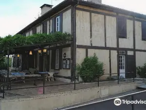 Hôtel et Restaurant Traditionnel l' Escalandes