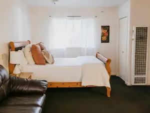 The Long Barn Lodge