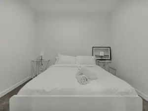 Beautiful 2BR Lakeside View