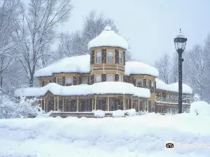 The Fairlawn Inn