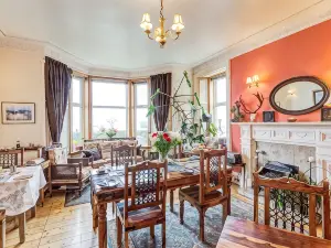 Hunters Guest House