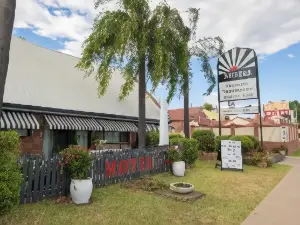 Country Pathfinder Motor Inn