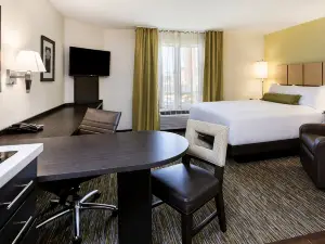 Candlewood Suites PEARL by IHG