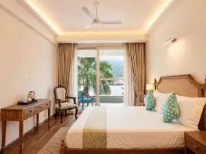 MadhvM By the Ganges