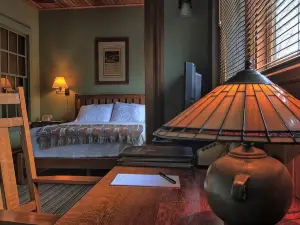 Roycroft Inn